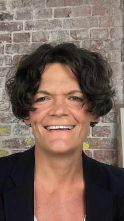 Autorenbild Lisa Groiss